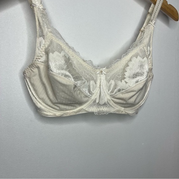 Amoena Aurelie Size 34D Wired Mastectomy Bra Lace & Gold Tone Detailing - Picture 3 of 15